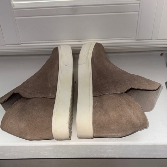 Steve Madden Tan Suede Ankle Booties EUC❤️ worn once - Picture 6 of 7